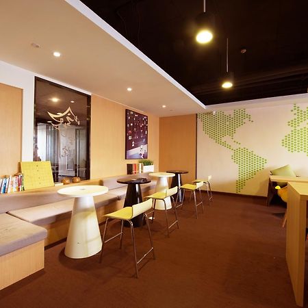 Iu Hotel Urumqi Shinianzi Bus Station 외부 사진