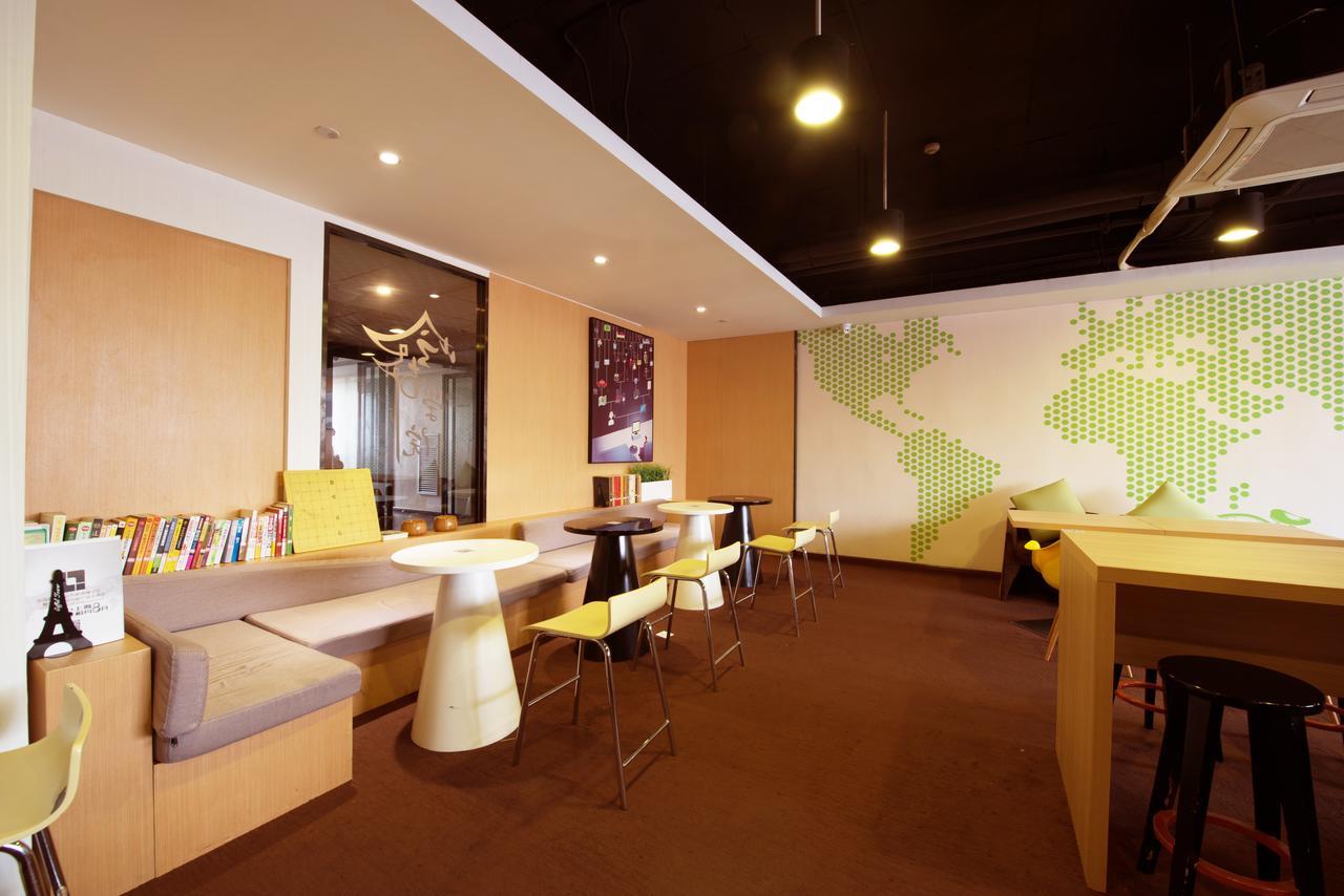 Iu Hotel Urumqi Shinianzi Bus Station 외부 사진